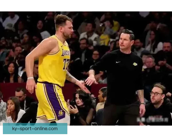 湖人大战篮网争议不断 雷迪克指篮网几乎每回合犯规并被罚27次 湖人大战篮网争议不断 雷迪克指篮网几乎每回合犯规并被罚27次